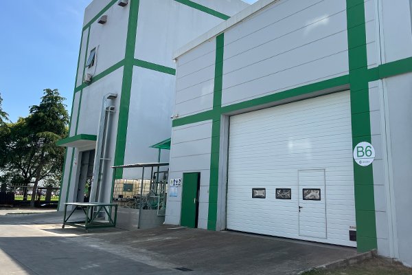 industrial sectional door