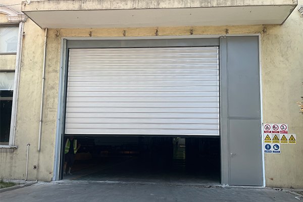 warehouse overhead sectional door