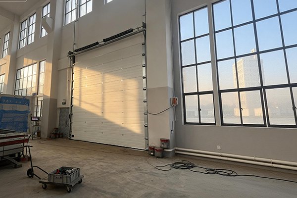 Industrial sectional doors 