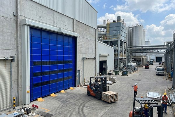 Cold storage high speed stacking doors