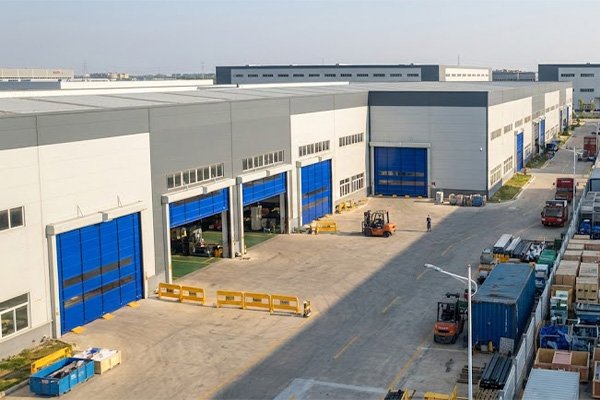 Wind resistant industrial door