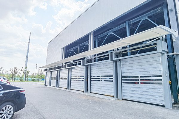 Servo motor high-speed door