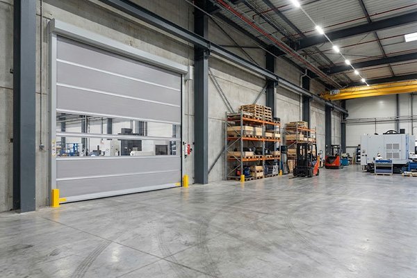 Fast acting industrial door