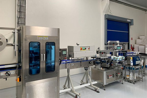 High-speed doors for food hygiene control