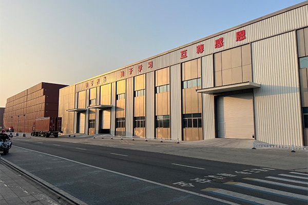Logistics and Factory Sectional Doors