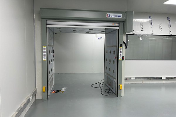 Brush-Sealed High-Speed Door